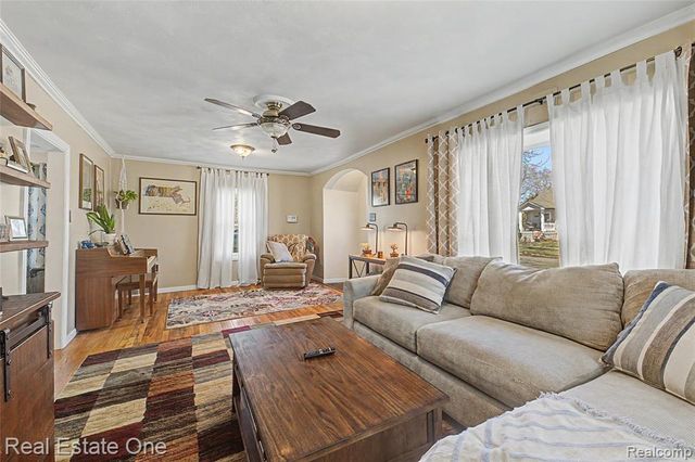 27901 Long Street, Livonia, MI 48152