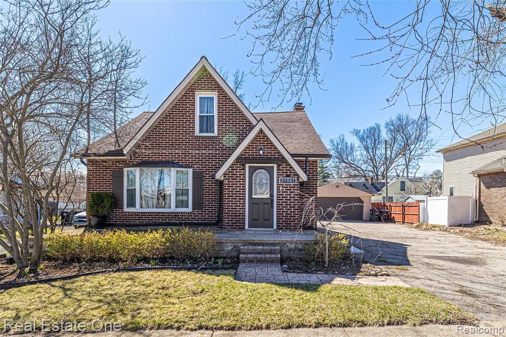 27901 Long Street, Livonia, MI 48152