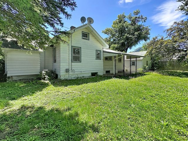 1843 24th Avenue, Moline, IL 61265