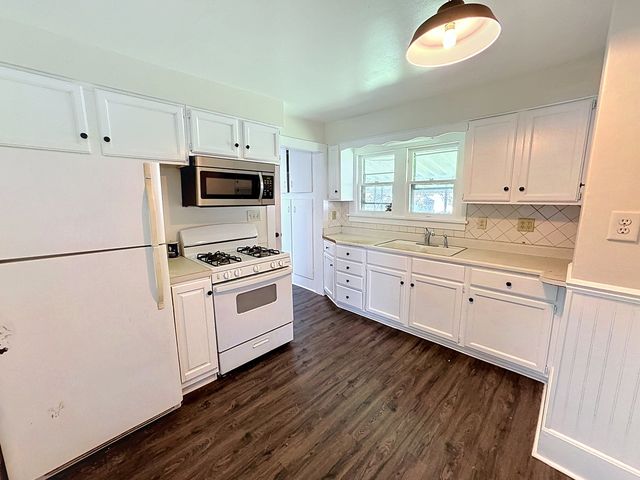 1843 24th Avenue, Moline, IL 61265