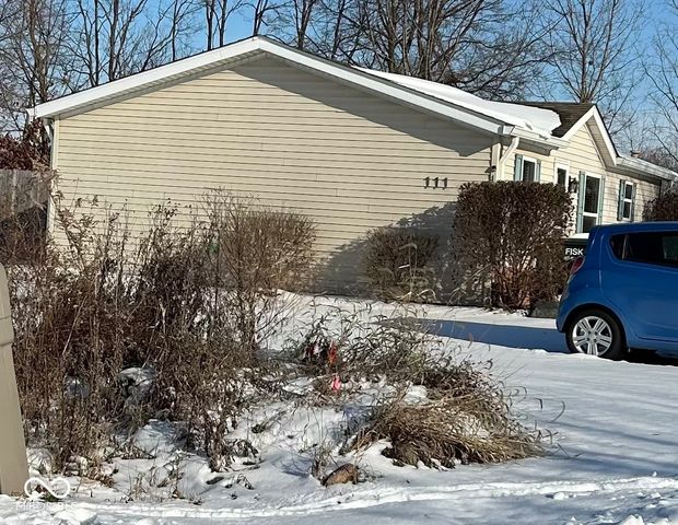 111 Fountain Lake Drive, Greenfield, IN 46140