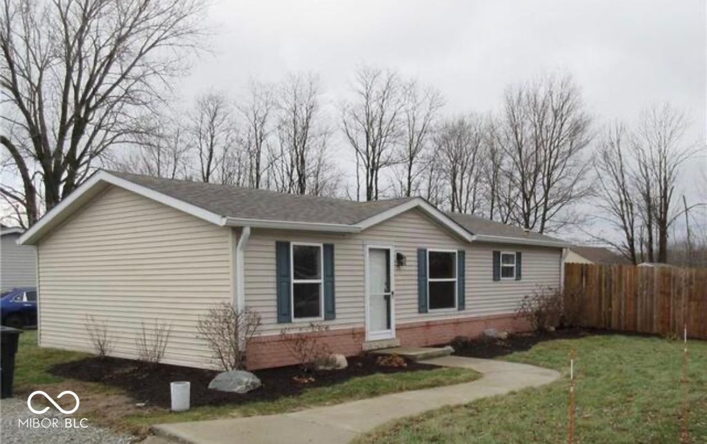 111 Fountain Lake Drive, Greenfield, IN 46140