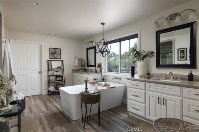 2121 Valhalla Drive, North Tustin, CA 92705