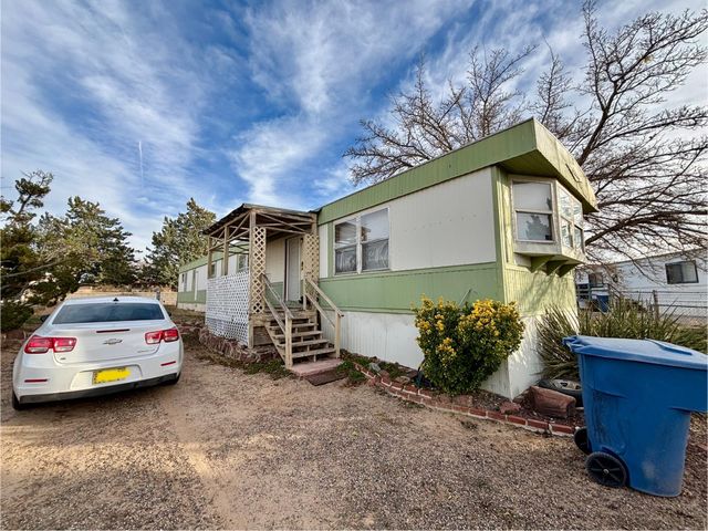 612 LONGBOW Loop SW, Los Lunas, NM 87031