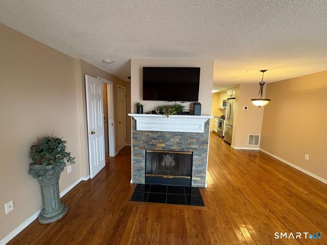 3227 East Main Street E, Waterbury, CT 06705