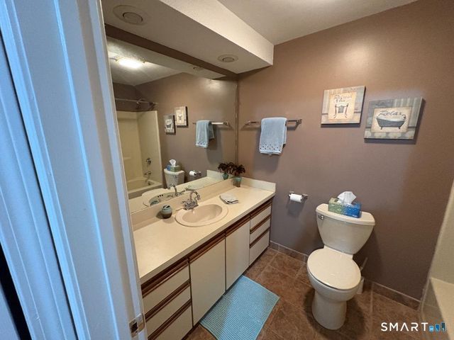 3227 East Main Street E, Waterbury, CT 06705