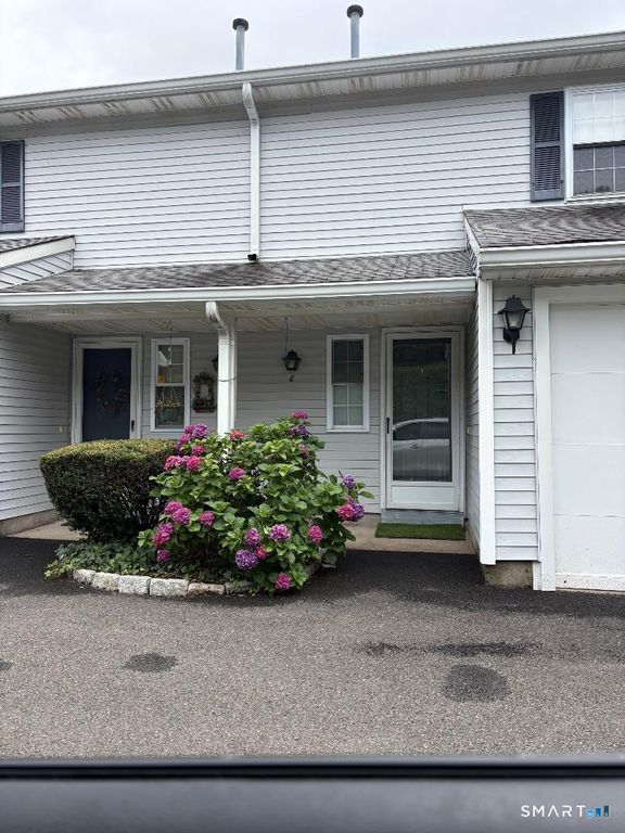 3227 East Main Street E, Waterbury, CT 06705