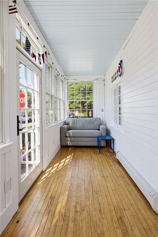 40 W Narragansett Avenue, Newport, RI 02840