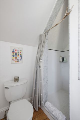 40 W Narragansett Avenue, Newport, RI 02840