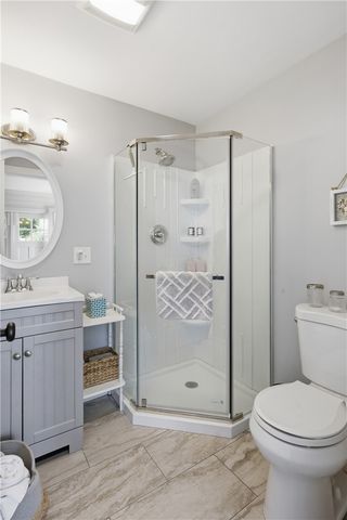 40 W Narragansett Avenue, Newport, RI 02840