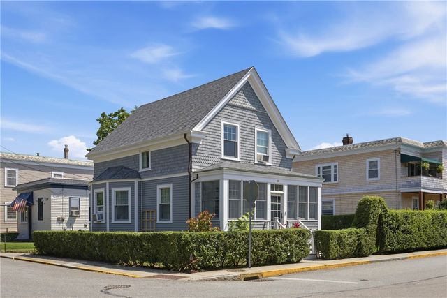 40 W Narragansett Avenue, Newport, RI 02840