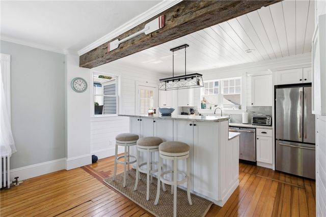 40 W Narragansett Avenue, Newport, RI 02840