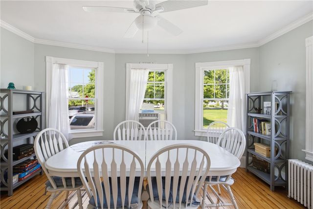 40 W Narragansett Avenue, Newport, RI 02840