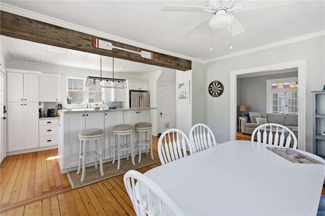 40 W Narragansett Avenue, Newport, RI 02840