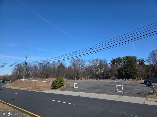 3203 W OX RD, Herndon, VA 20171