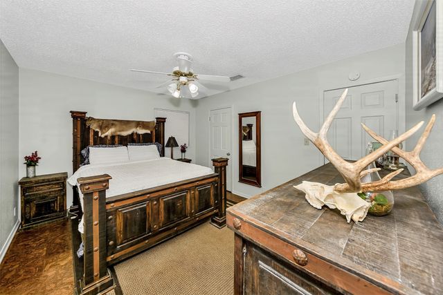 901 Windsor Lane, Springtown, TX 76082