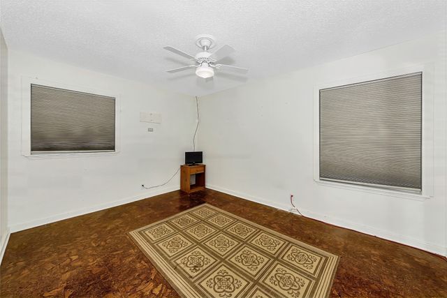 901 Windsor Lane, Springtown, TX 76082