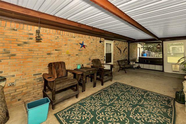 901 Windsor Lane, Springtown, TX 76082