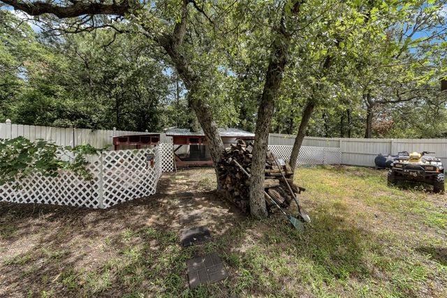 901 Windsor Lane, Springtown, TX 76082