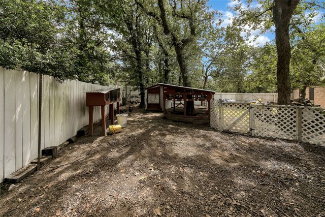 901 Windsor Lane, Springtown, TX 76082