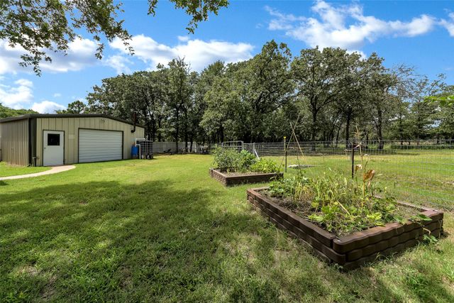 901 Windsor Lane, Springtown, TX 76082