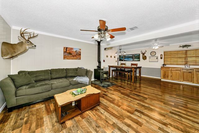 901 Windsor Lane, Springtown, TX 76082