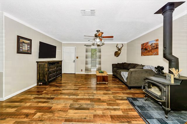 901 Windsor Lane, Springtown, TX 76082