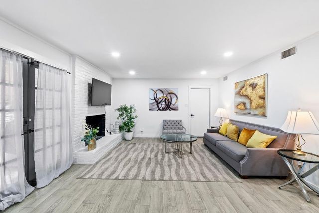 3520 Highland View DR, Austin, TX 78731