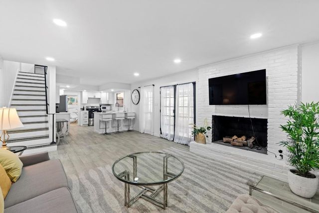 3520 Highland View DR, Austin, TX 78731