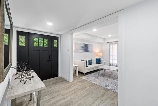 3520 Highland View DR, Austin, TX 78731