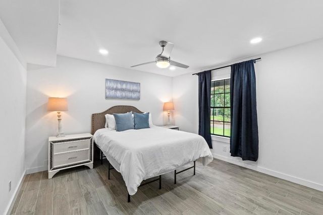 3520 Highland View DR, Austin, TX 78731