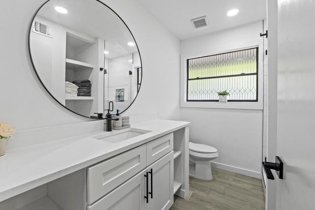 3520 Highland View DR, Austin, TX 78731