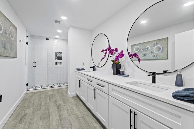 3520 Highland View DR, Austin, TX 78731