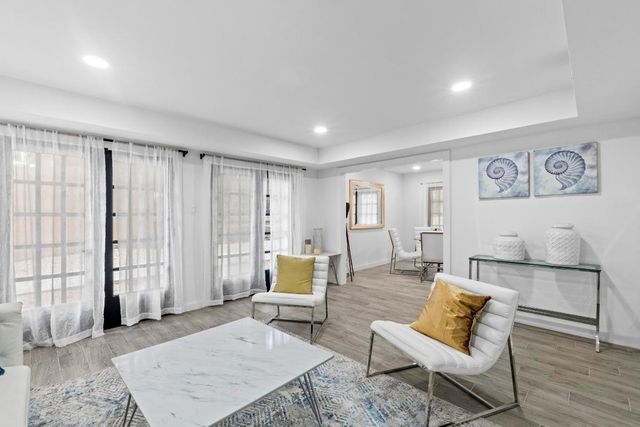 3520 Highland View DR, Austin, TX 78731