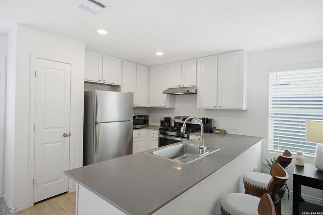 124 Wood Moss, Floresville, TX 78114