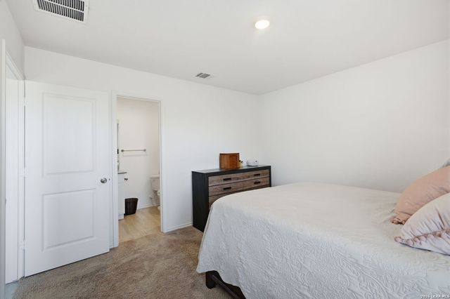 124 Wood Moss, Floresville, TX 78114