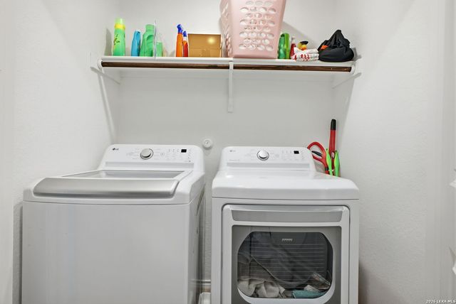 124 Wood Moss, Floresville, TX 78114