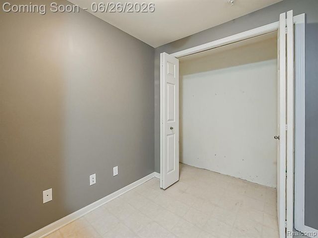 3231 Camden Drive, Troy, MI 48084