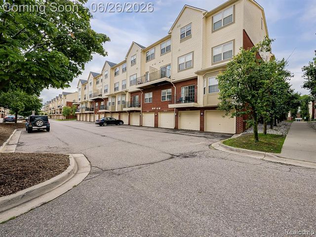 3231 Camden Drive, Troy, MI 48084