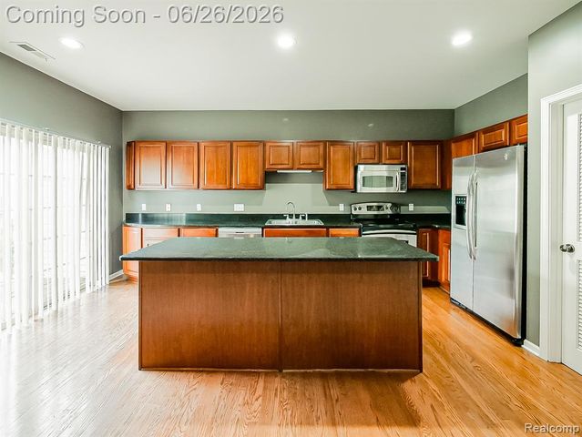 3231 Camden Drive, Troy, MI 48084
