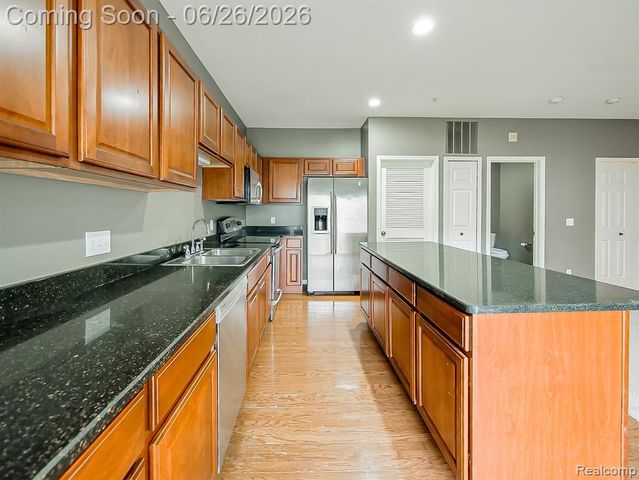 3231 Camden Drive, Troy, MI 48084