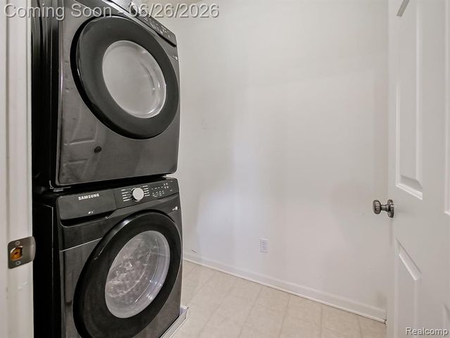 3231 Camden Drive, Troy, MI 48084