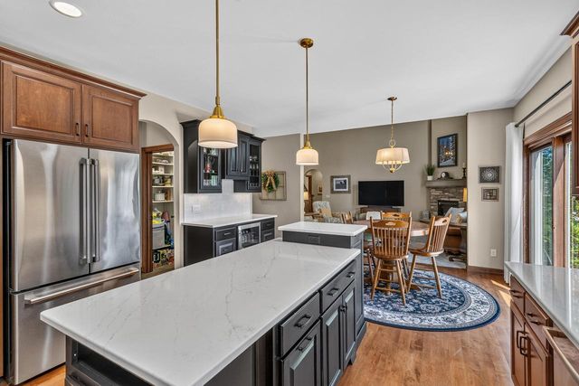 6622 N Kurey DRIVE, Appleton, WI 54913