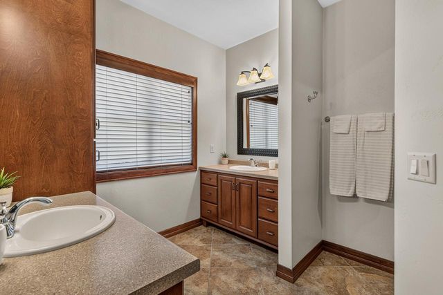 6622 N Kurey DRIVE, Appleton, WI 54913