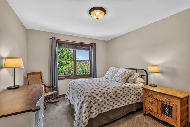 6622 N Kurey DRIVE, Appleton, WI 54913