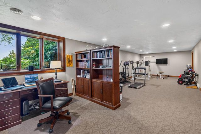 6622 N Kurey DRIVE, Appleton, WI 54913