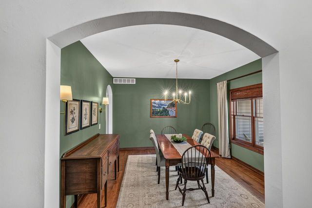 6622 N Kurey DRIVE, Appleton, WI 54913