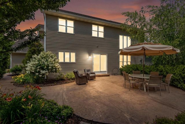 6622 N Kurey DRIVE, Appleton, WI 54913