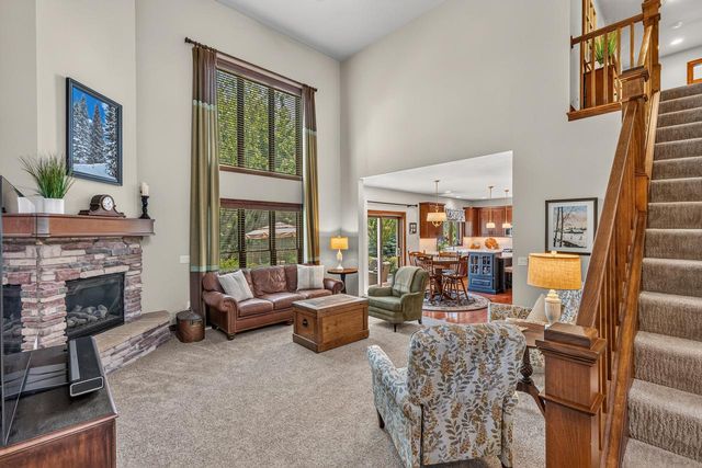 6622 N Kurey DRIVE, Appleton, WI 54913