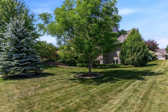 6622 N Kurey DRIVE, Appleton, WI 54913